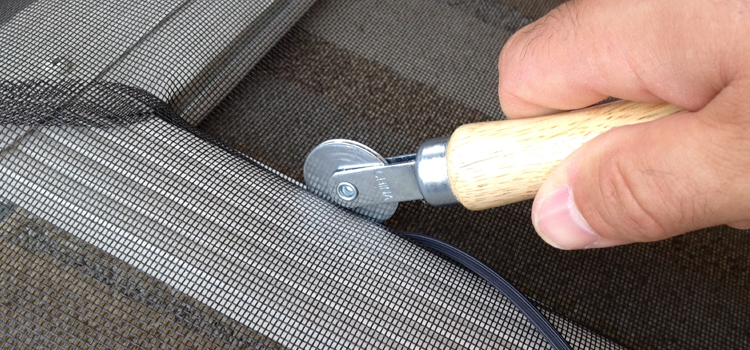 metal screen door repair in East Hemet