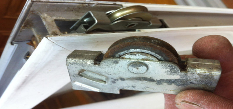 screen door roller repair in East Hemet